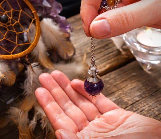 Online Psychics Are So Popular In 2021