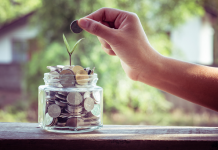 How to Retire at 62 With Little Money Retire at 62 With Little Money